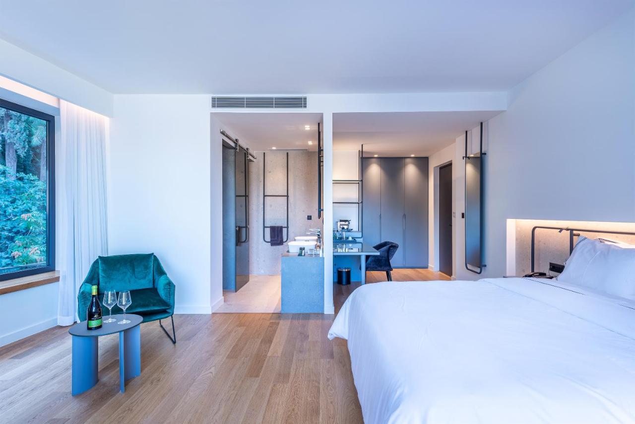 Amario Suites Hotel 아이기오 외부 사진
