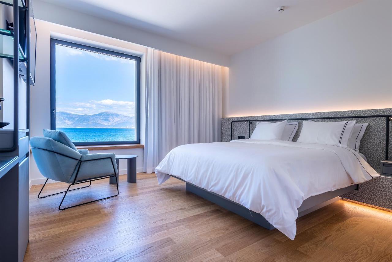 Amario Suites Hotel 아이기오 외부 사진