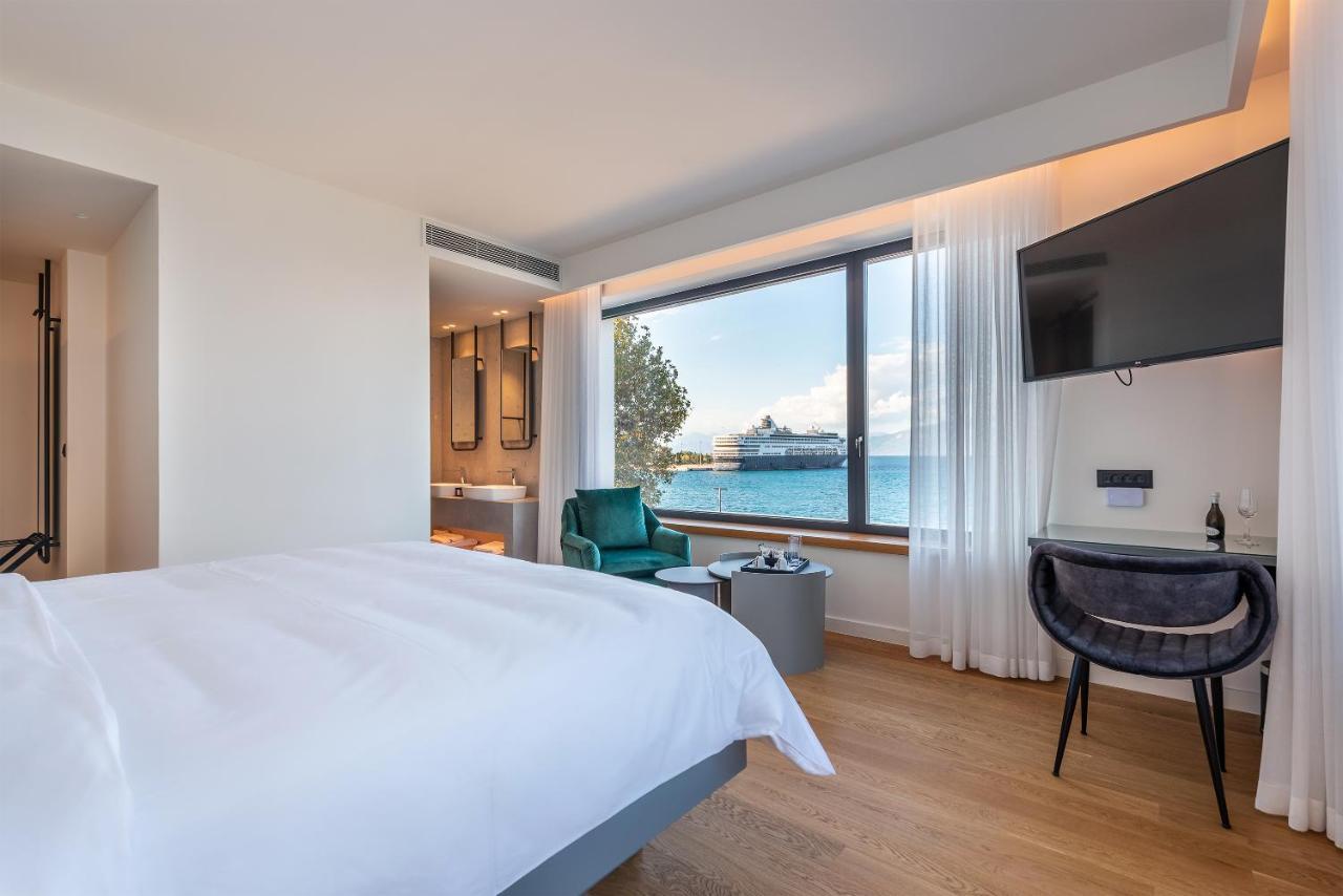 Amario Suites Hotel 아이기오 외부 사진