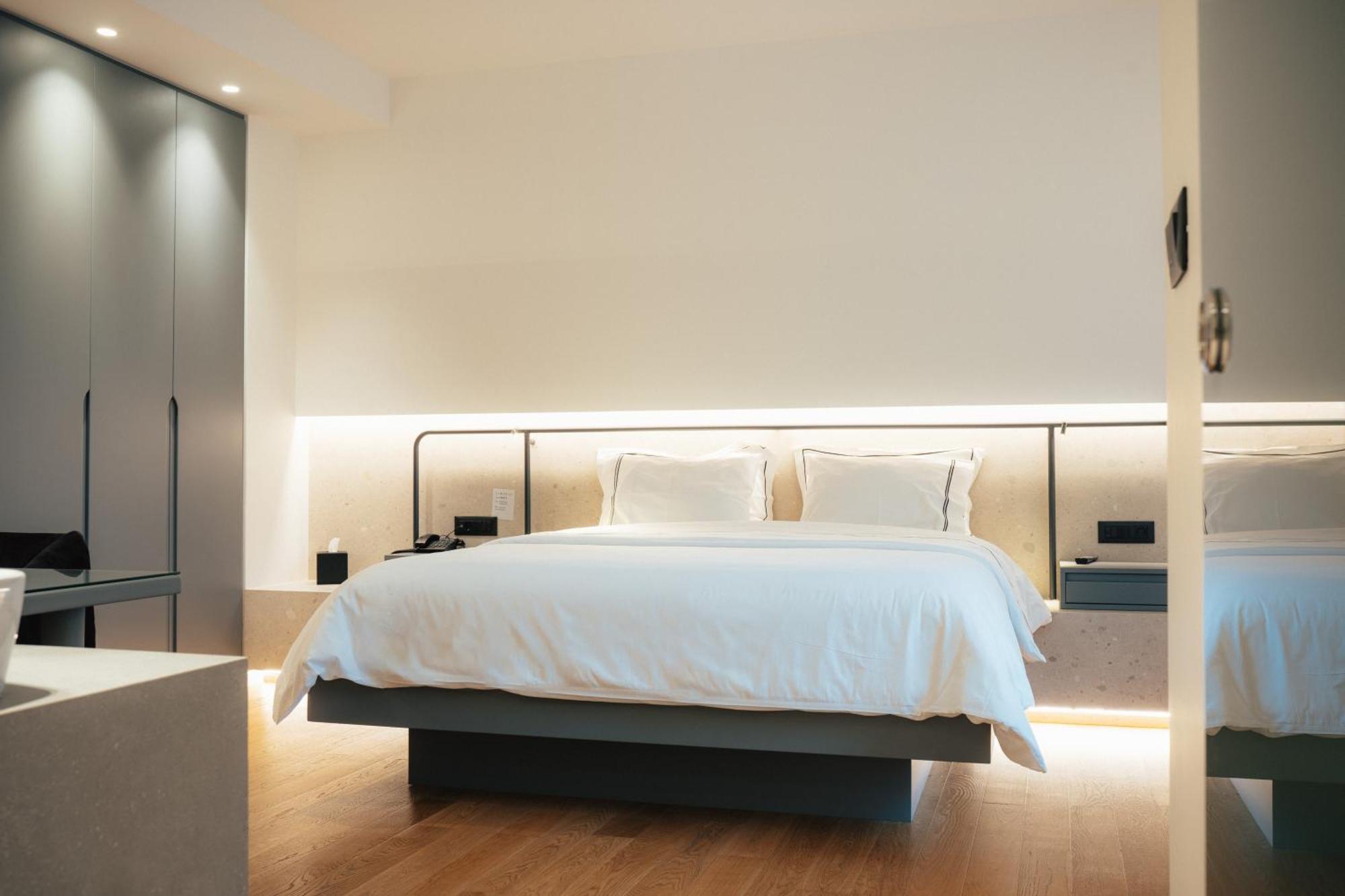 Amario Suites Hotel 아이기오 외부 사진