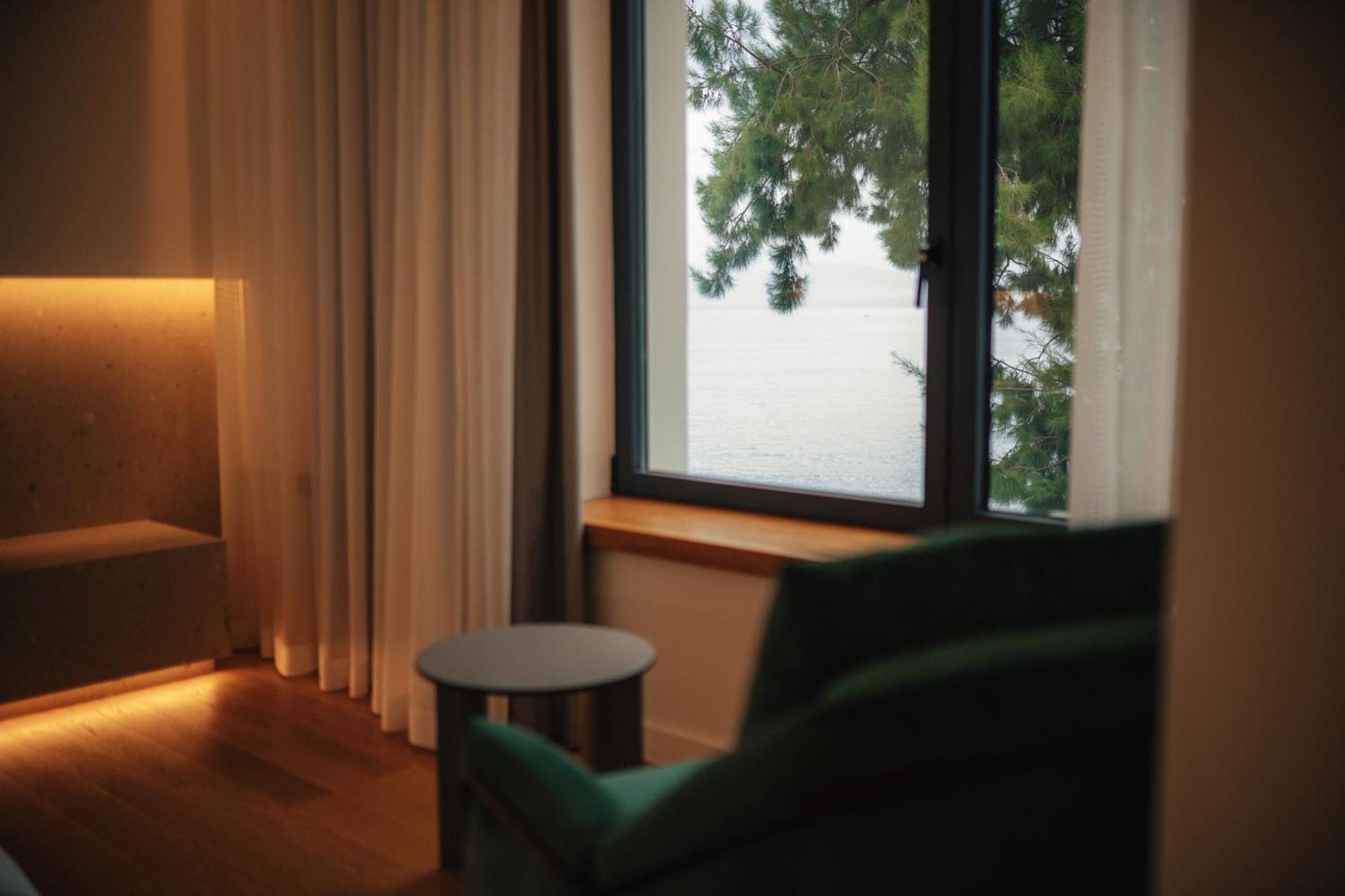 Amario Suites Hotel 아이기오 외부 사진