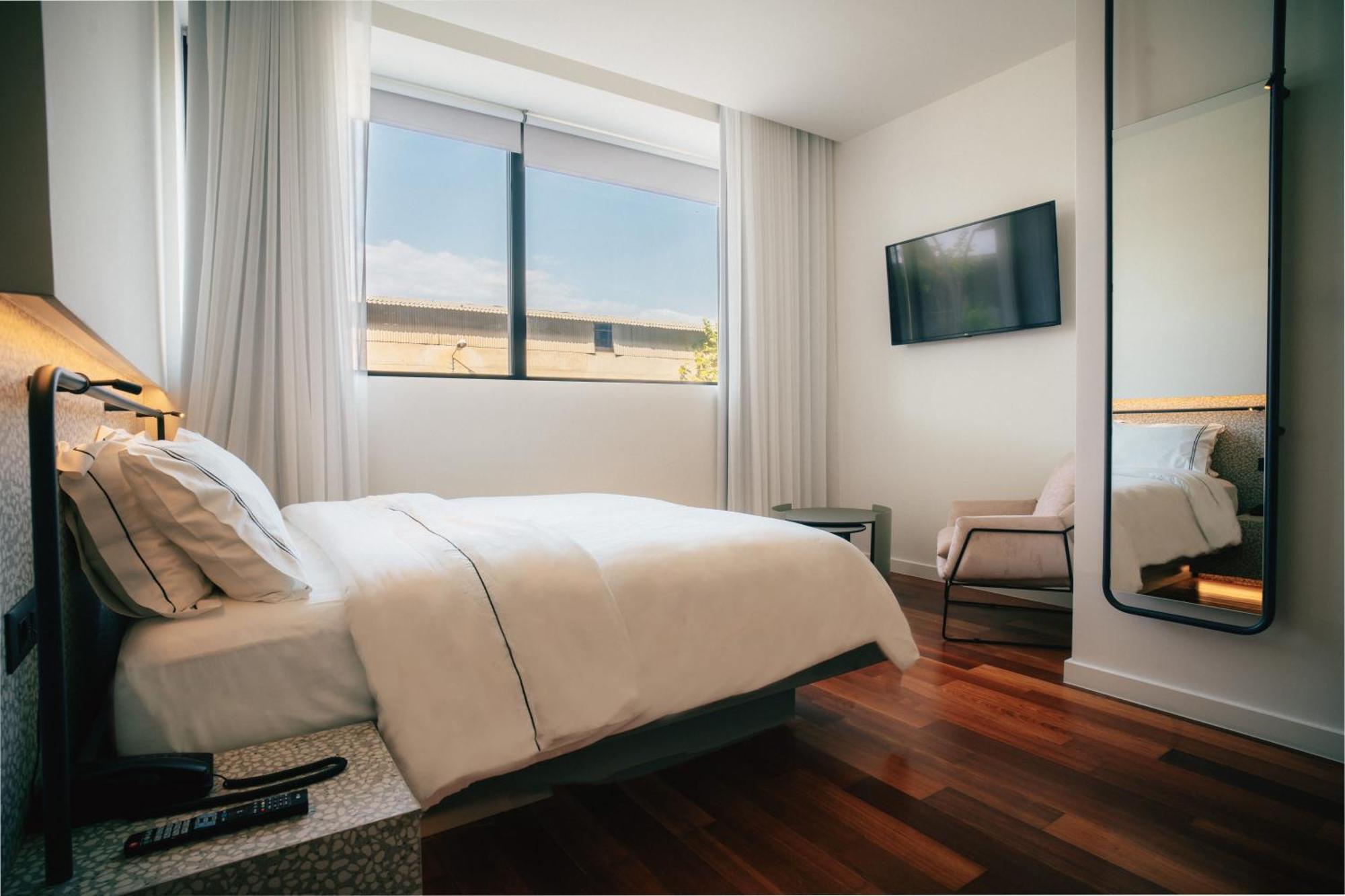 Amario Suites Hotel 아이기오 외부 사진