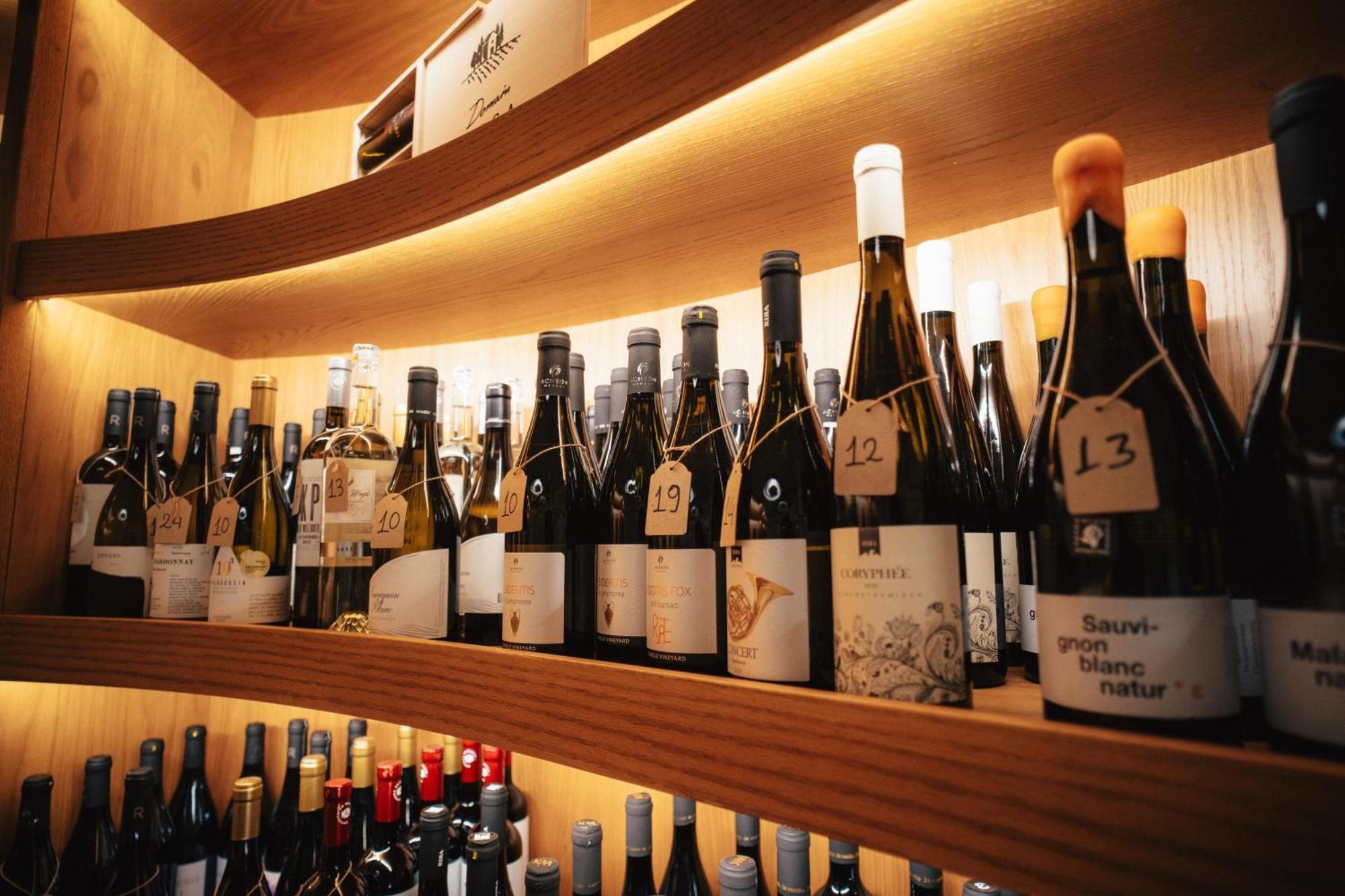 Amario Suites Hotel 아이기오 외부 사진
